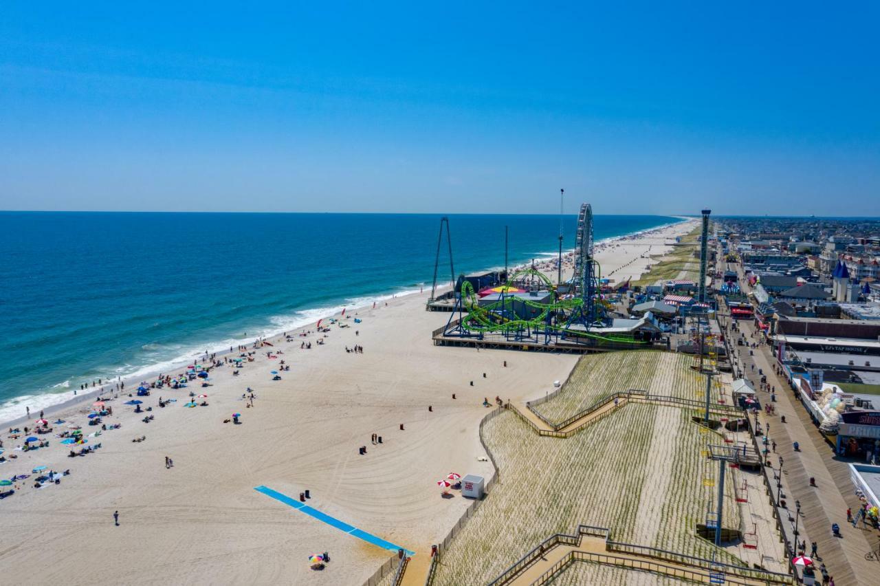 Boardwalk Hotel Charlee & Apartments Beach Hotel Oceanfront Seaside Heights Exterior foto